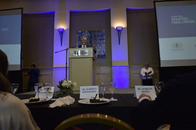 Alberto Fernández en la Fundación Mediterránea en Córdoba.