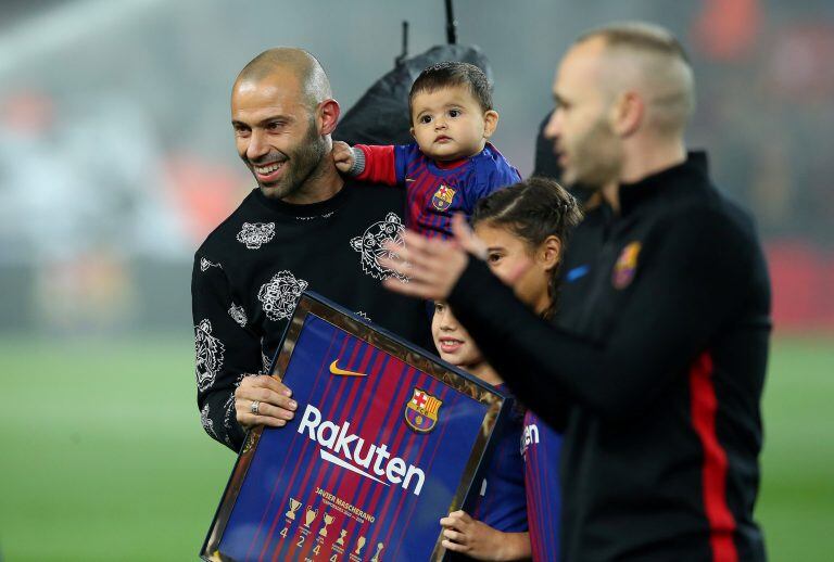 Soccer Football - Spanish King's Cup - Quarters Final Second Leg - FC Barcelona vs Espanyol - Camp Nou, Barcelona, Spain - January 25, 2018   Javier Mascherano and his family during a presentation before the match   REUTERS/Albert Gea