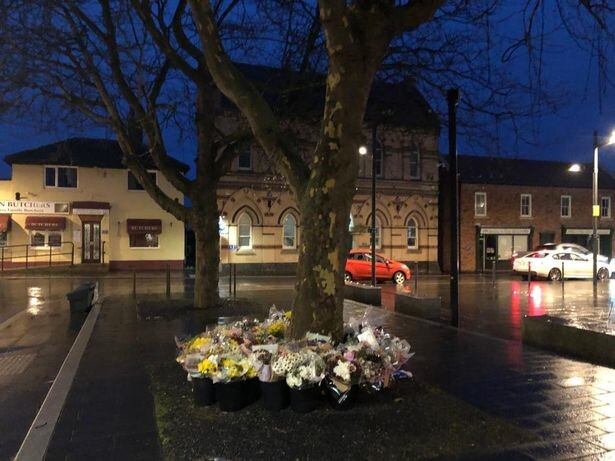 Tributo en Crowle, Inglaterra, a David Ibbotson, piloto de la aeronave que trasladaba a Emiliano Sala rumbo a Cardiff.