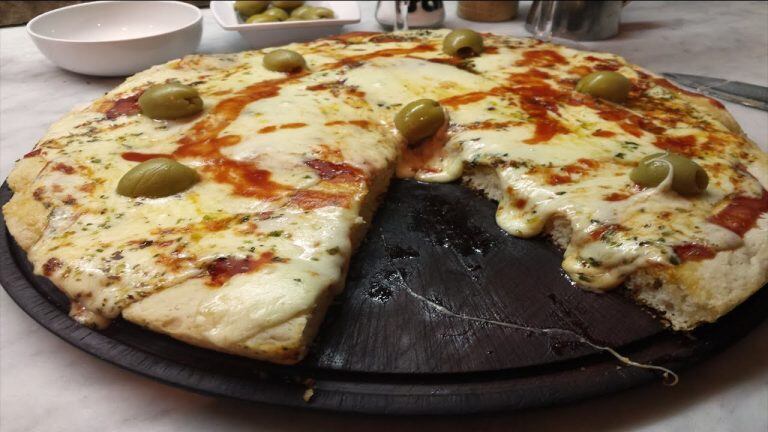 Pizza de muzzarella.