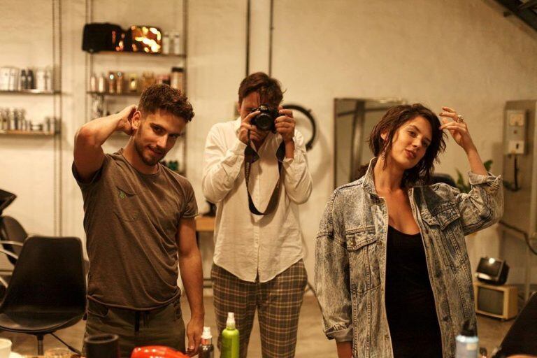 Delfi Chaves y Albert Baró fueron juntos a la peluquería, cambiaron de look y lo mostraron en las redes (Foto: Instagram/ @christiandipetta)