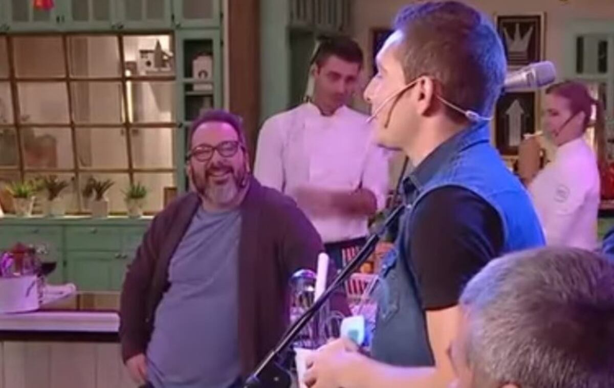 Marco Ruben sorprendió a los invitados y conductores de Morfi con un recitado en la peña