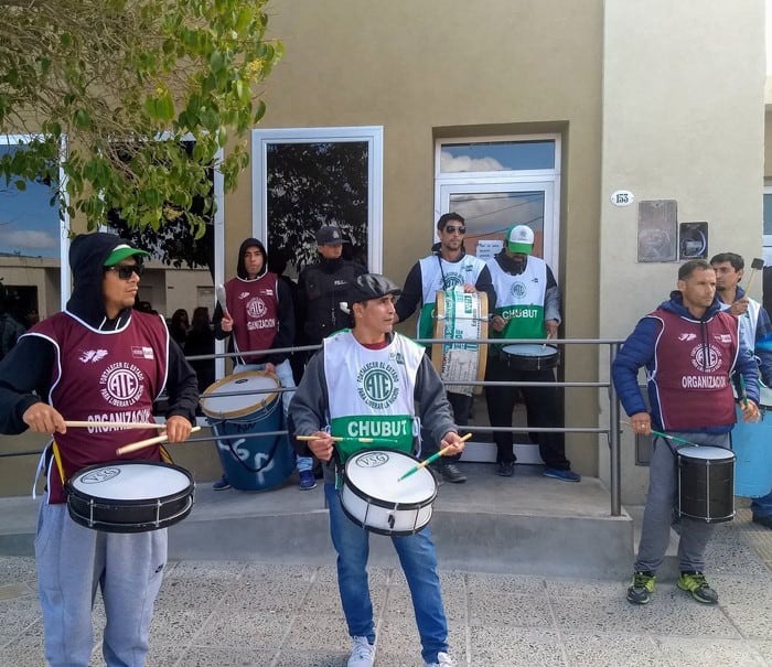 Un sector de ATE se manifestó frente a la Secretaría de la Provincia para pedir la renuncia de Gaitán.