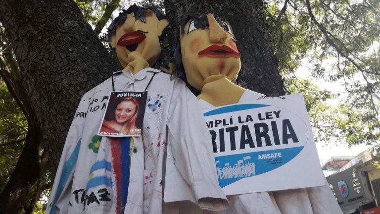 Multitudinaria marcha de trabajadores hacia la Casa Gris