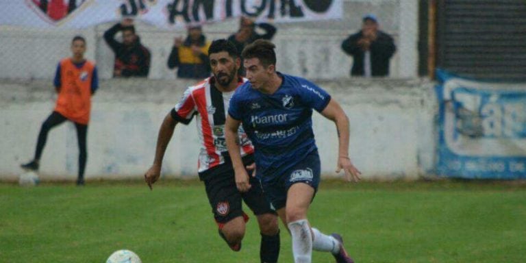 Fazio, el delantero goleador de General Paz juniors.