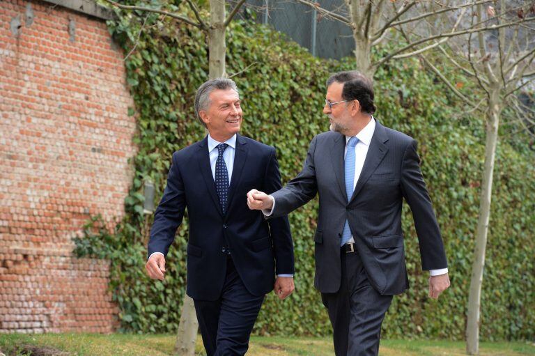 Macri y Rajoy en una reunión de 2017. (Foto: DYN)