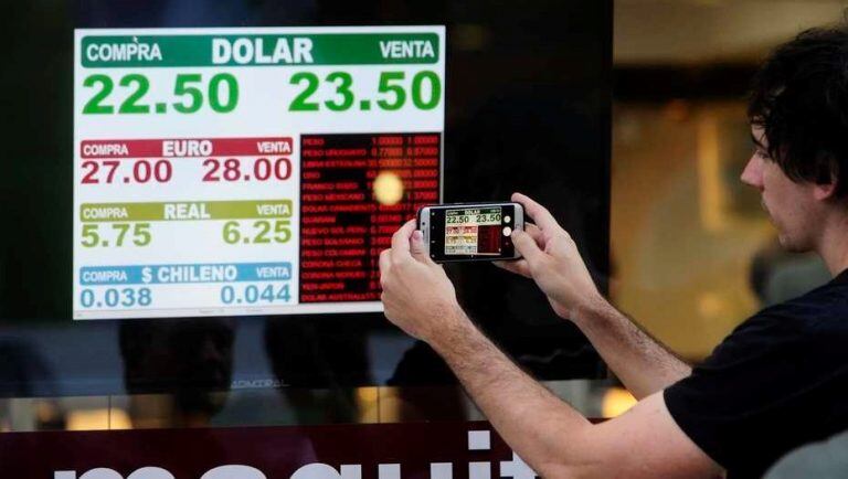 El alza del dólar. Foto: gentileza Clarín.