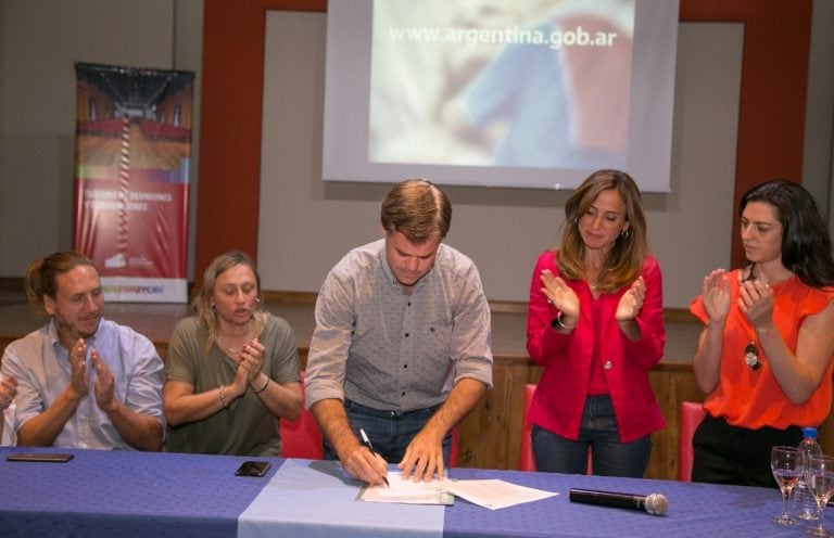 Esteban Martín Piaggio - Gualeguaychú
Marisa Paira -  Ministra Desarrollo Social Provincia Entre Ríos
Crédito MDG