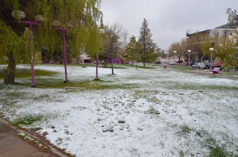 Luego del viento Zonda, estaba pronosticado el marcado descenso de la temperatura y probabilidades de nevadas.