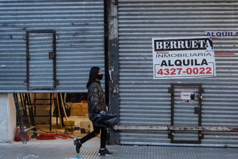 La economía argentina caerá este año un 12.3%, pero se recuperaría 5.5% en el 2021 (Foto: Juan Ignacio Roncoroni/EFE)