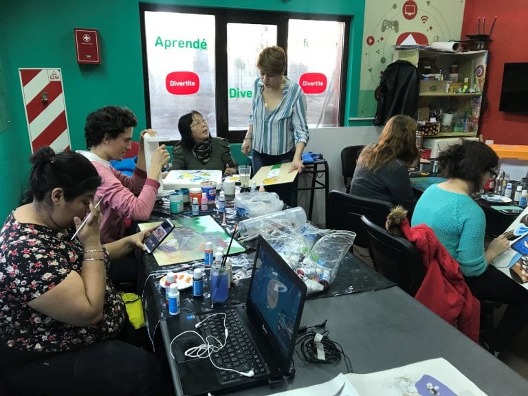 Taller de pintura en la casa de la Cultura ciudad de Tolhuin