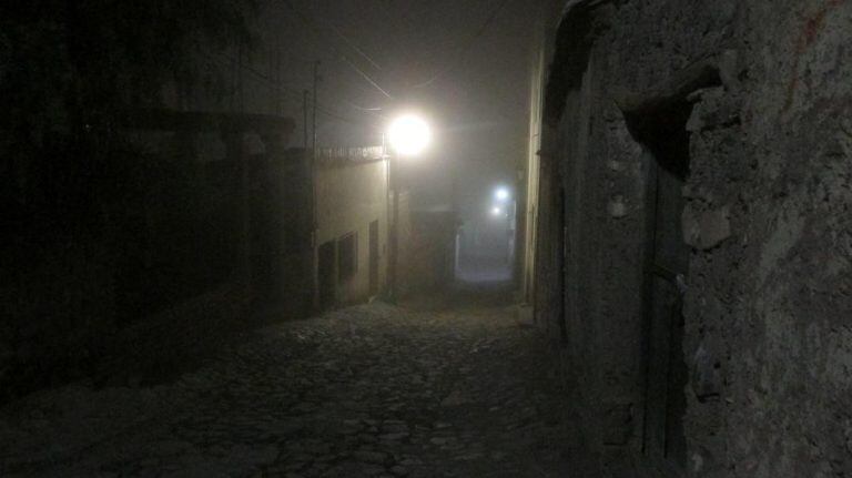 Hermosas postales: la nieve vistió Iruya de blanco. (Twitter)