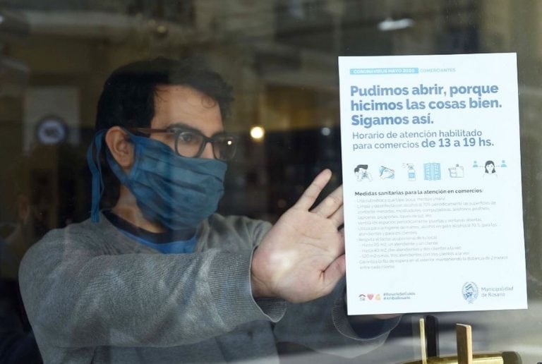 Los comercios minoristas y mayoristas reabrieron en la fase cuatro del aislamiento social, preventivo y obligatorio por la pandemia de coronavirus. (@munirosario)