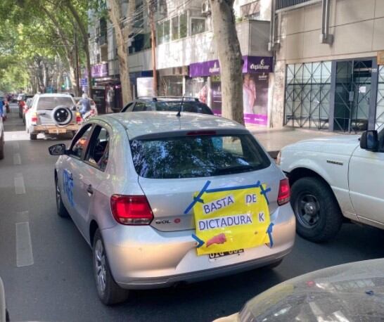 Banderazo en Mendoza.