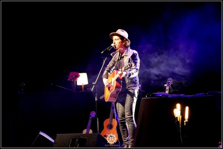 Coti brindó un show imperdible en Comodoro Rivadavia. Foto Angel Gabriel Cárdenas.