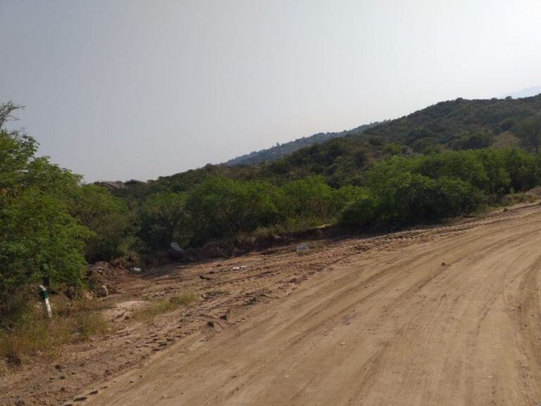 Así se encuentra hoy, la calle Cimarrosa camino a Estancia Vieja.