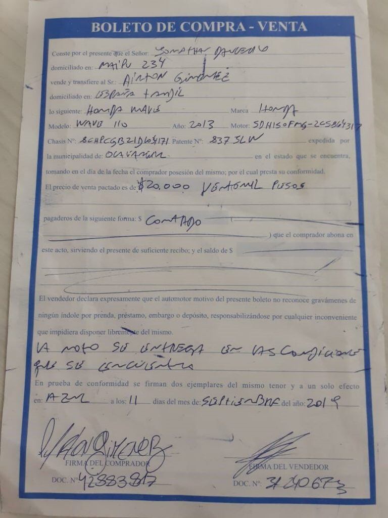 Recibo de la compra de la moto que Estefanía, hermana del joven acusado, presentó en Radio Azul.