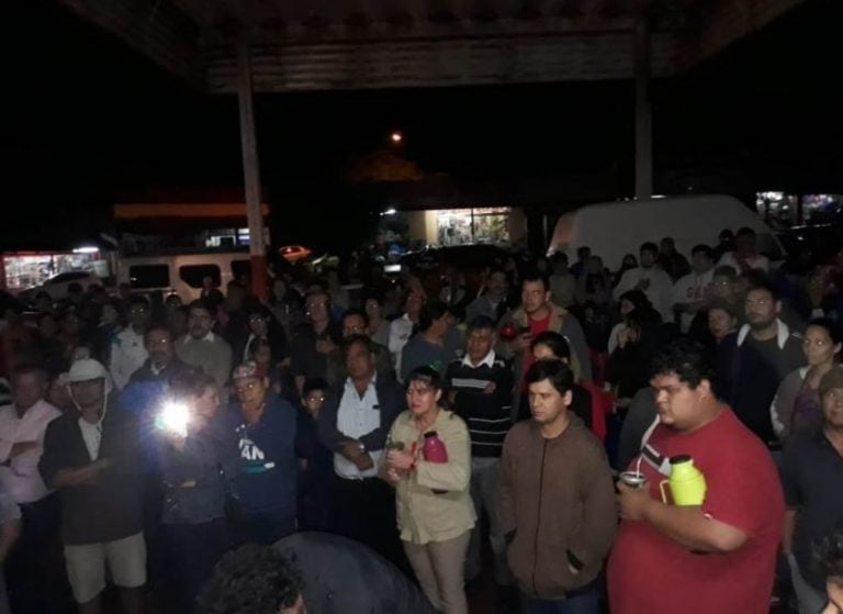 Marcharon a favor de los policías acusados de agredir a un preso. (Foto: Misiones Online)