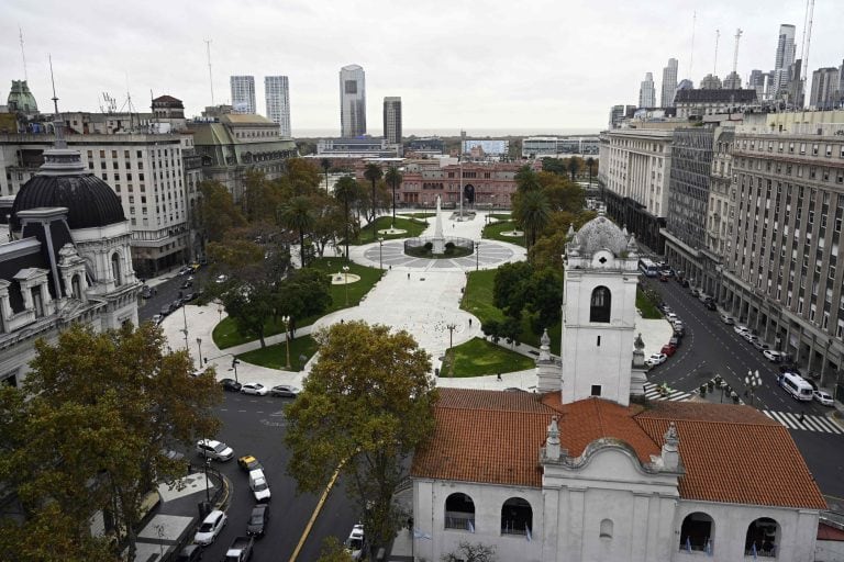 En la Semana de Mayo la Plaza estuvo vacía todos los días por la cuarentena (Foto: JUAN MABROMATA / AFP)