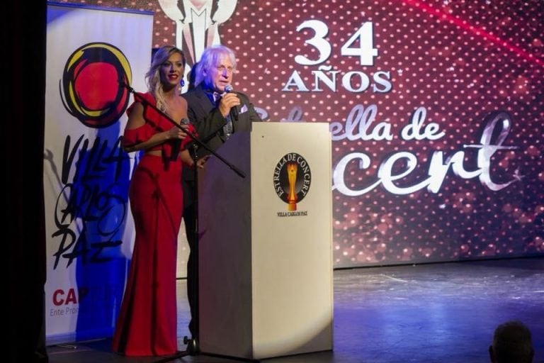 Hugo Delgado junto a Noelia Marzol en los Estrella de Concert 2018.