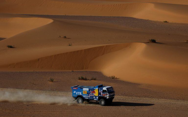 Andrey Karginov, Andrey Mokeev e Igor Leonov, cada vez más cerca del triunfo, con Kamaz.