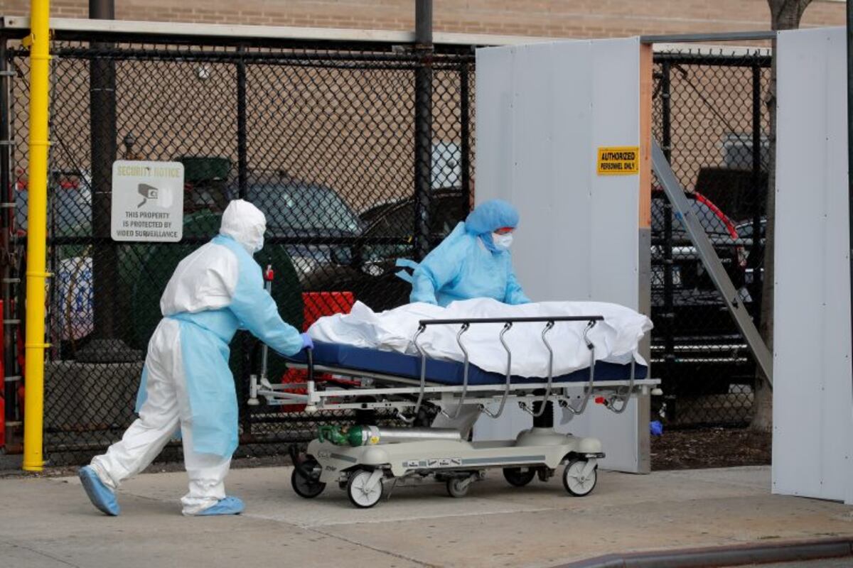 Una enfermera en Estados Unidos denunció que mueren pacientes por actitudes racistas