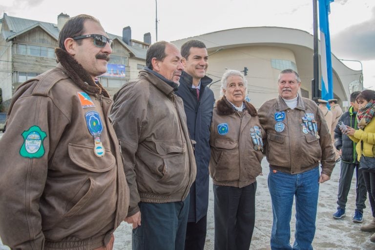 Urtubey junto a veteranos de Malvinas.