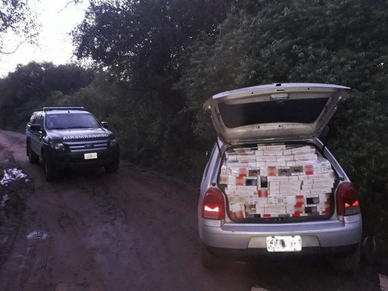 El vehículo se dio a la fuga pero fue abandonado kilómetros más adelante y sus ocupantes se dieron a la fuga