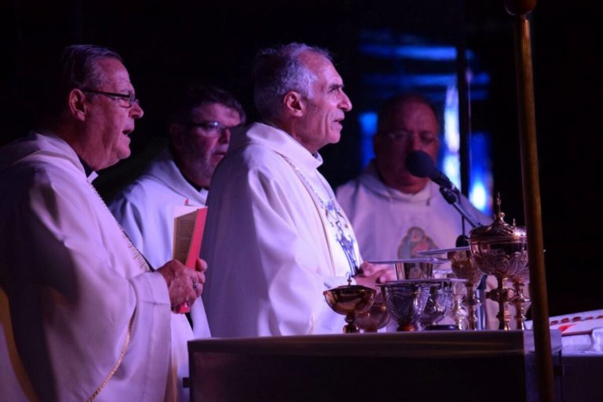 En homilía, el obispo de San Nicolás instó a disminuir "los contrastes sociales"