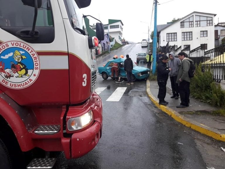 Accidente vial con heridos en Ushuaia.