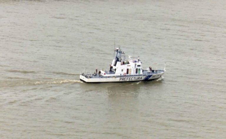 Rastrillaje de los jóvenes en el río de la Plata (web).