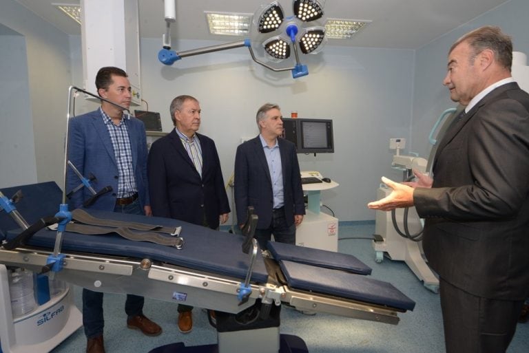 Schiaretti recorrió las obras del hospital del Noreste de Córdoba que se inaugurará en breve.