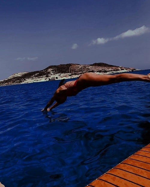 El Pocho Lavezzi y Valentina Ferrer en un yate en Grecia. (Instagram