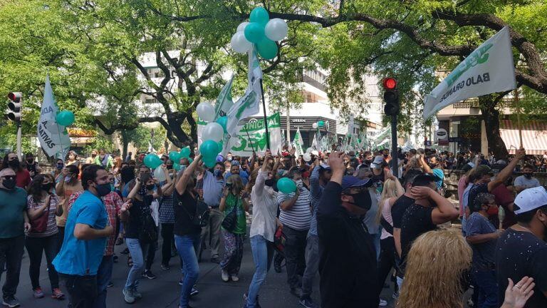 Suoem volvió a marchar en Córdoba. (Foto: Nicolás Bravo)