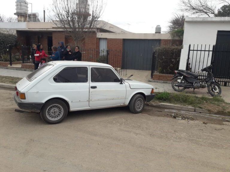 Despeñaderos: colisionó un vehículo y una motocicleta.