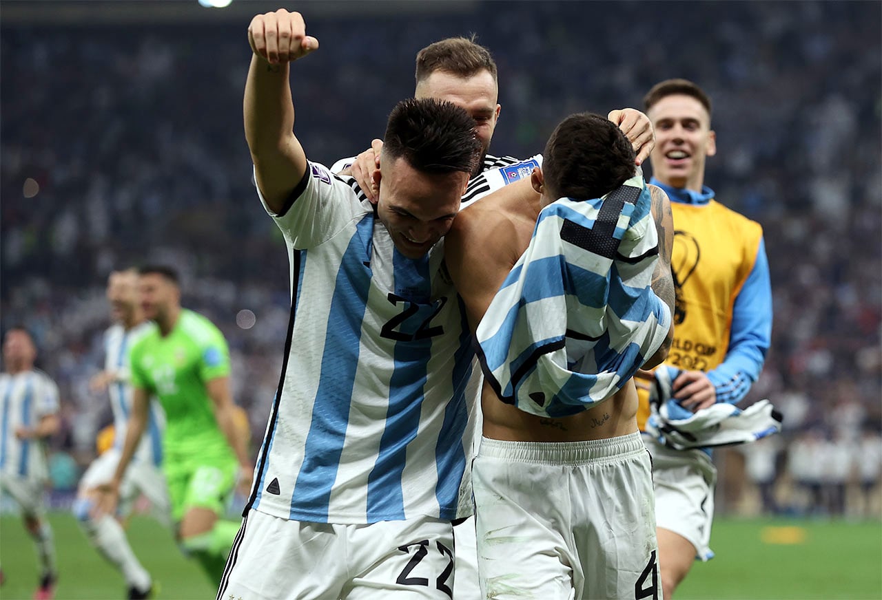 El momento máximo de su carrera: Gonzalo Montiel acababa de anotar su penal ante Francia que le dio a la Argentina el título mundial.