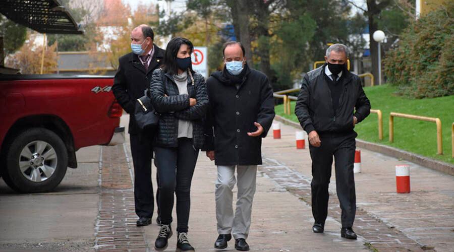 A la derecha, el jefe de Policía junto al ministro de Seguridad y la fiscala 