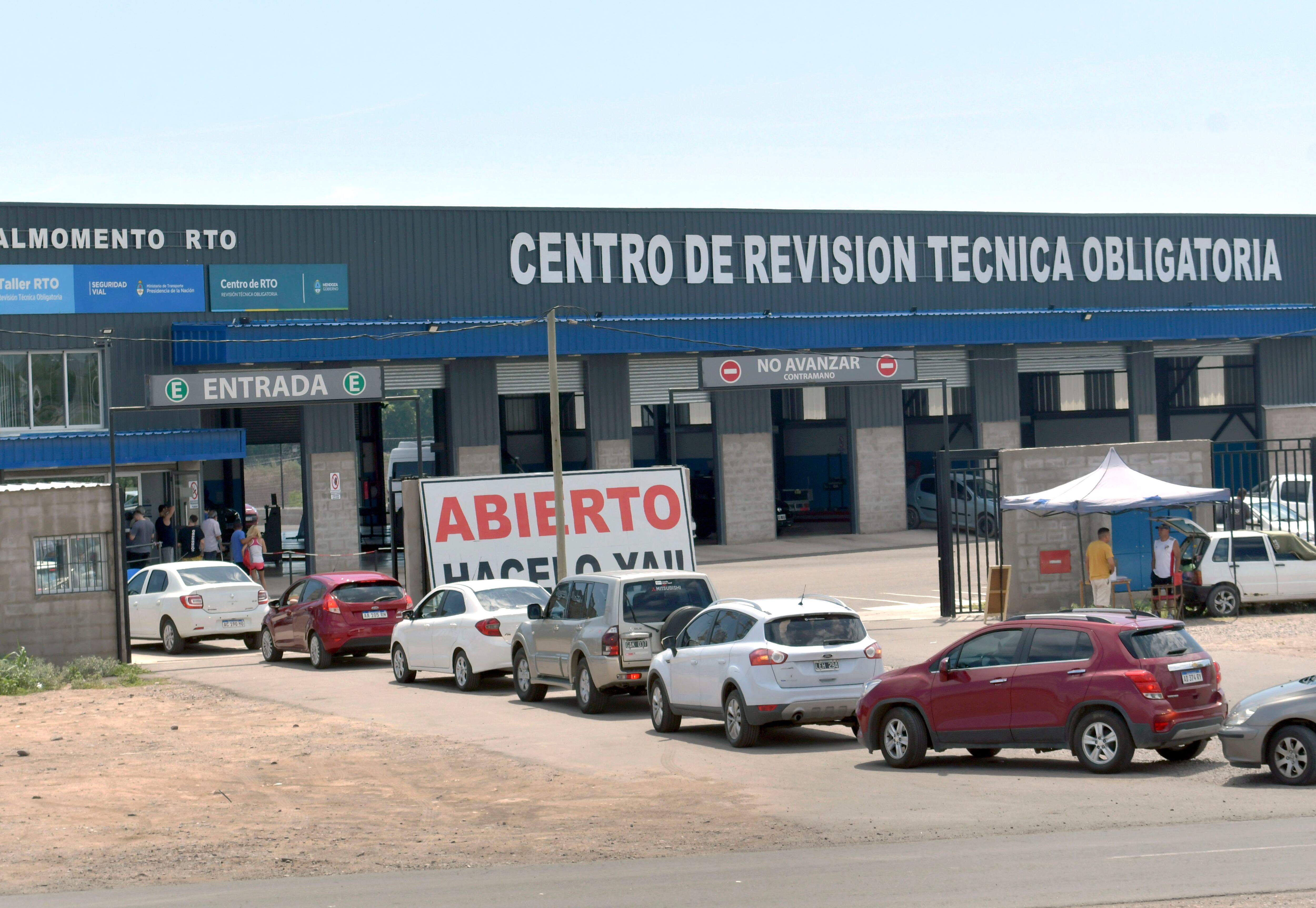 Revisión Técnica Obligatoria 
Demoras en los turnos para controlar el estado del parque automotriz 
Foto: Orlando Pelichotti
