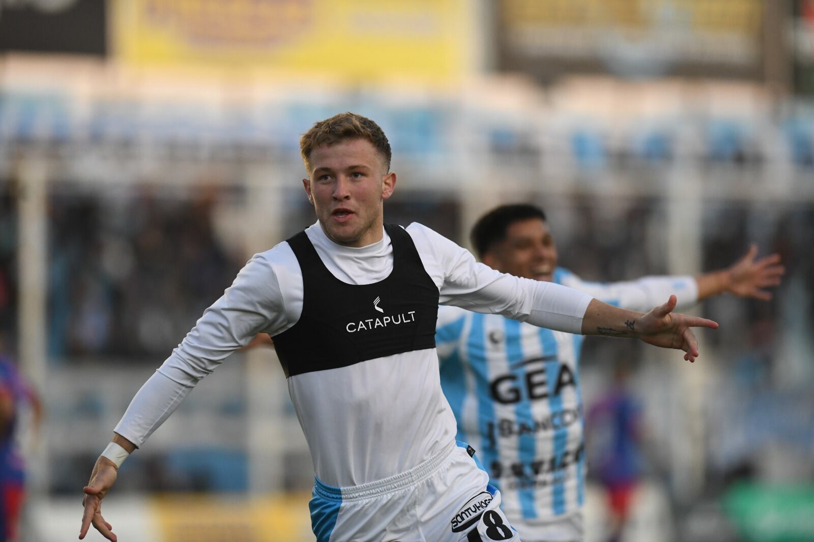 Racing de Nueva Italia venció 2-0 a Güemes por la Primera Nacional en el estadio Miguel Sancho. (Javier Ferreyra / La Voz)