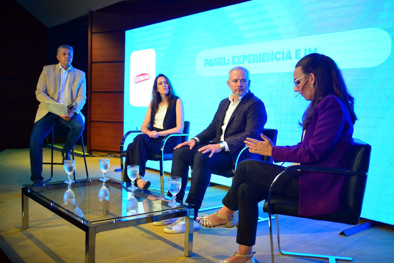 PANEL. Conversación con María Constanza Ferrer (Telecom Argentina), Diego Sabat (Grupo Libertad) y Lucía Ploper (Renault Argentina).  (Nicolás Bravo / La Voz)