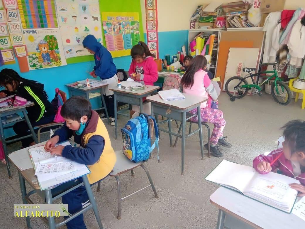 El reencuentro con los alumnos de la Escuela ARA General Belgrano estuvo repleto de alegría y emoción.