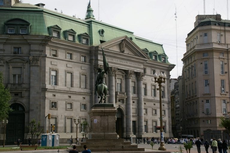 Sede central del Banco Nación en Plaza de Mayo de Buenos Aires.