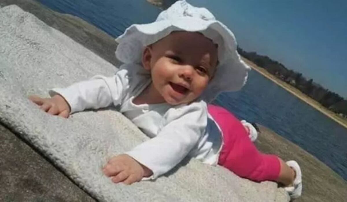 Estados Unidos: una beba pasó tres días junto a sus padres muertos en un cuarto de hotel