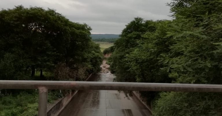 El canal que lleva agua al dique Las Maderas se encuentra completamente vacío por estos días.