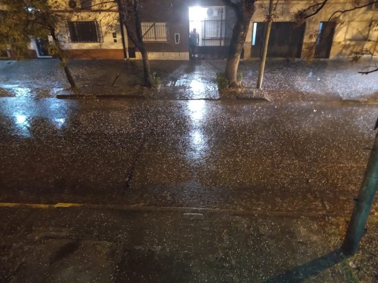 Se cumplió el pronóstico y una terrible granizada azotó Rosario