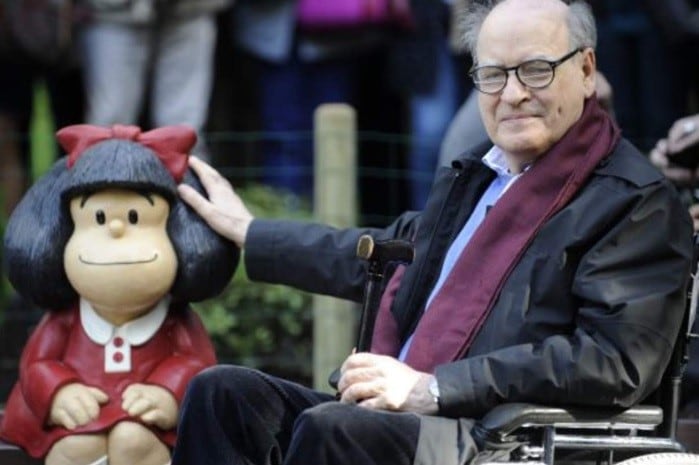 Quino junto a Mafalda.