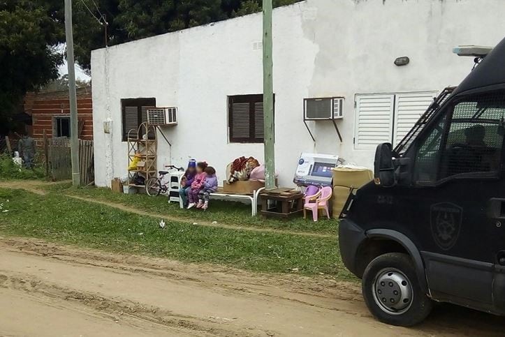 Desalojaron a 12 familias del barrio San Marcelo. (Foto: Corrientes Hoy)