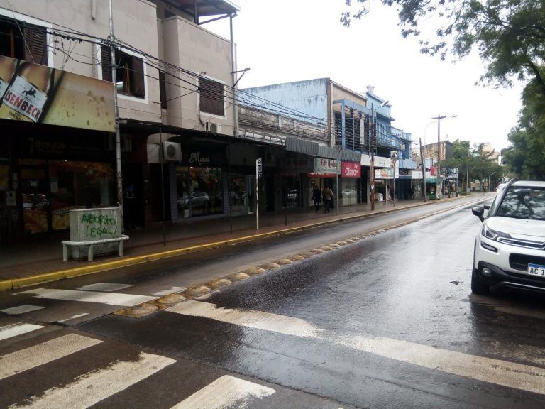 La mayoría de los comerciantes abrieron sus puertas a pesar del bajo movimiento en la zona centro de Posadas.