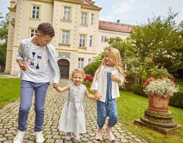 Martín Bastián, Lola y Emma Demichelis (Foto: Instagram/ evangelinaanderson)