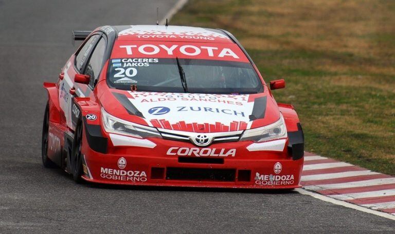 El Toyota Corolla ganador de la Carrera de las Estrellas de TC2000, con la dupla Cáceres-Jakos